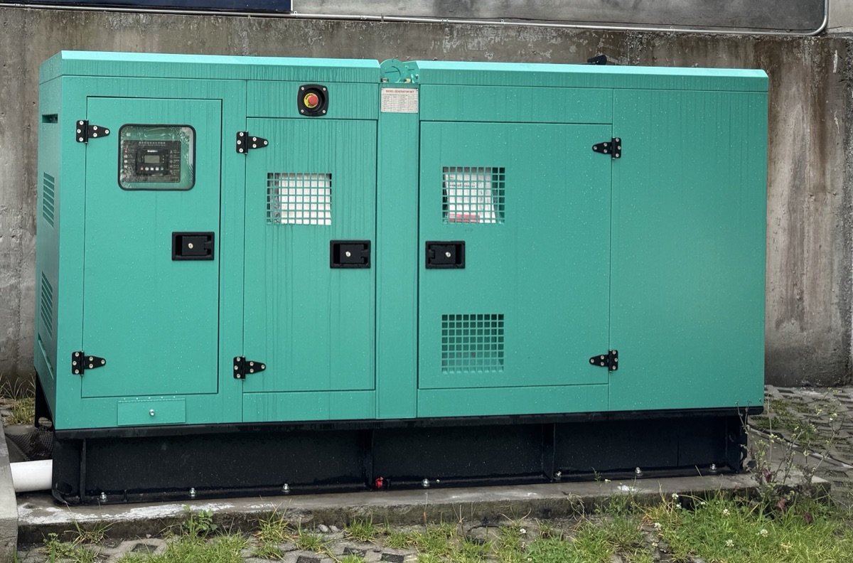 Generador diésel 150 kVA, caja silenciosa